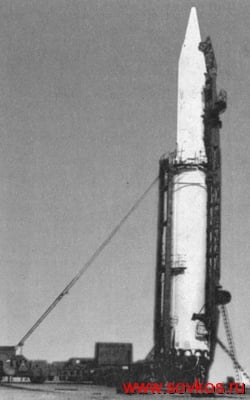 Р-16 на стартовой площадке. Фотография 1960 года